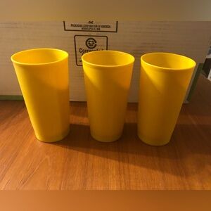 3/$40 Tupperware Vintage 3 Tumblers